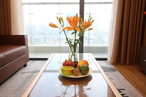 Luxury Apartment, 2 Bedrooms, City View | Living area