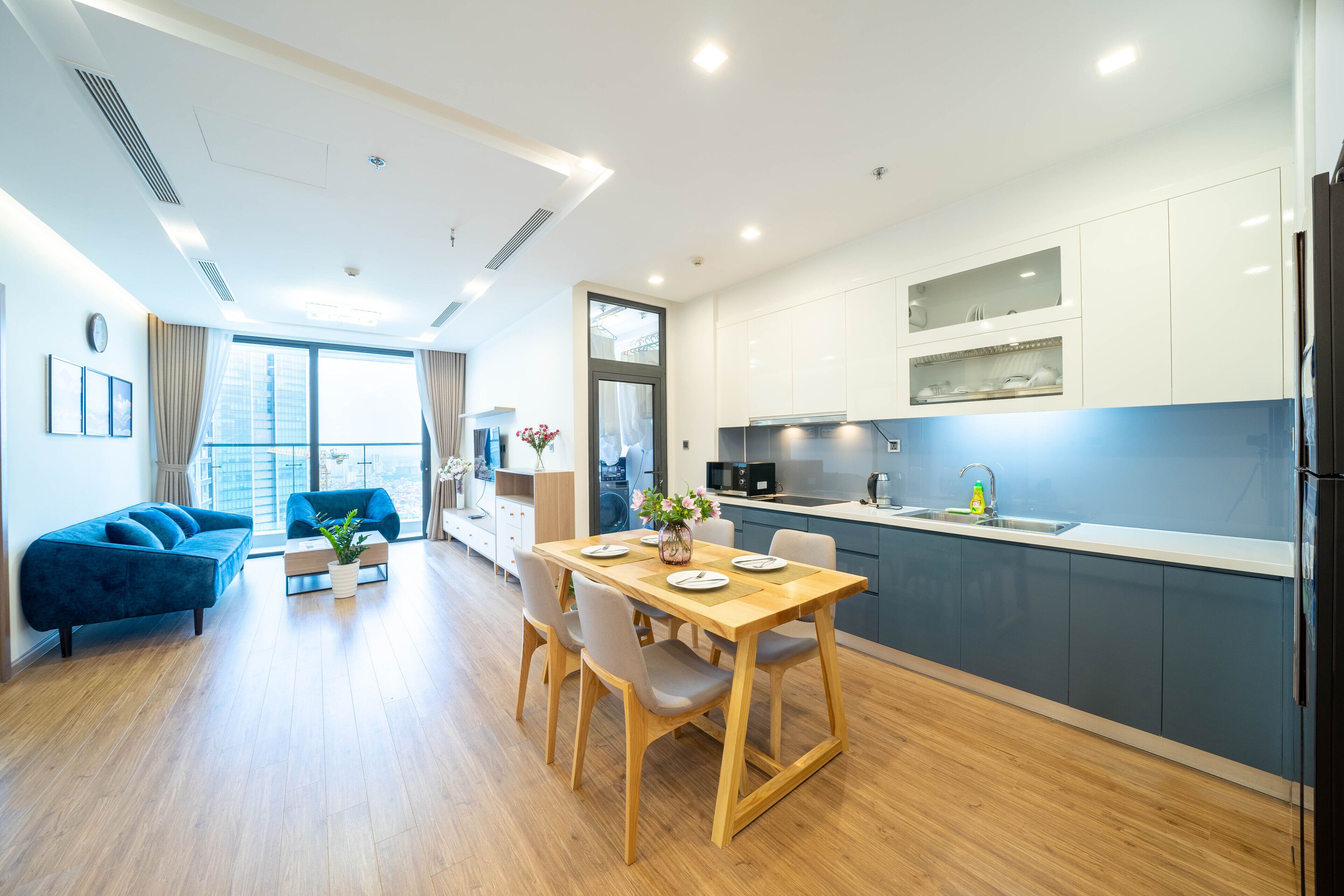 Luxury Apartment, 2 Bedrooms, City View | Dining