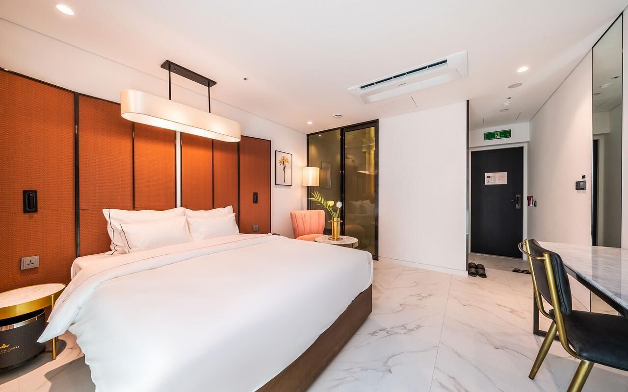 Deluxe (Early Check-in at 15 / Parking Available) | Free WiFi, bed sheets