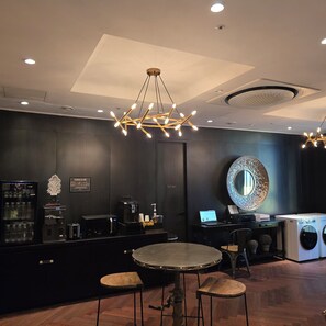 Cafe - Hotel the Castle Sincheon (Seoul)