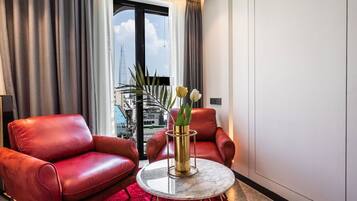 Suite (Check in at 15, No Parking) | Gratis wi-fi och sängkläder