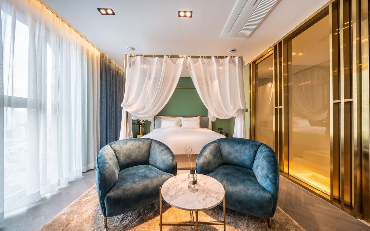 Signature Suite (Early Check-in at 15 / Parking Available) | Free WiFi, bed sheets