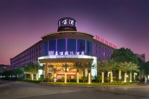 Façade de l’hébergement - soirée/nuit