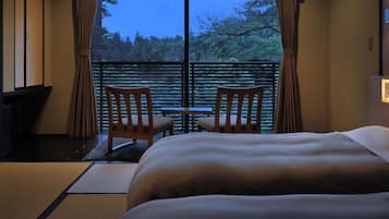 传统双床房, 私人浴室 (Moderate, Japanese Modern, 35 sqm) | 客房内保险箱、免费 WiFi