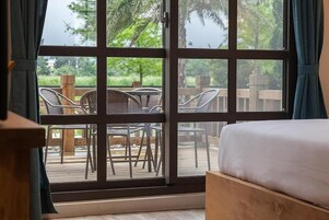 Quadruple Room | Blackout drapes, soundproofing, free WiFi, bed sheets