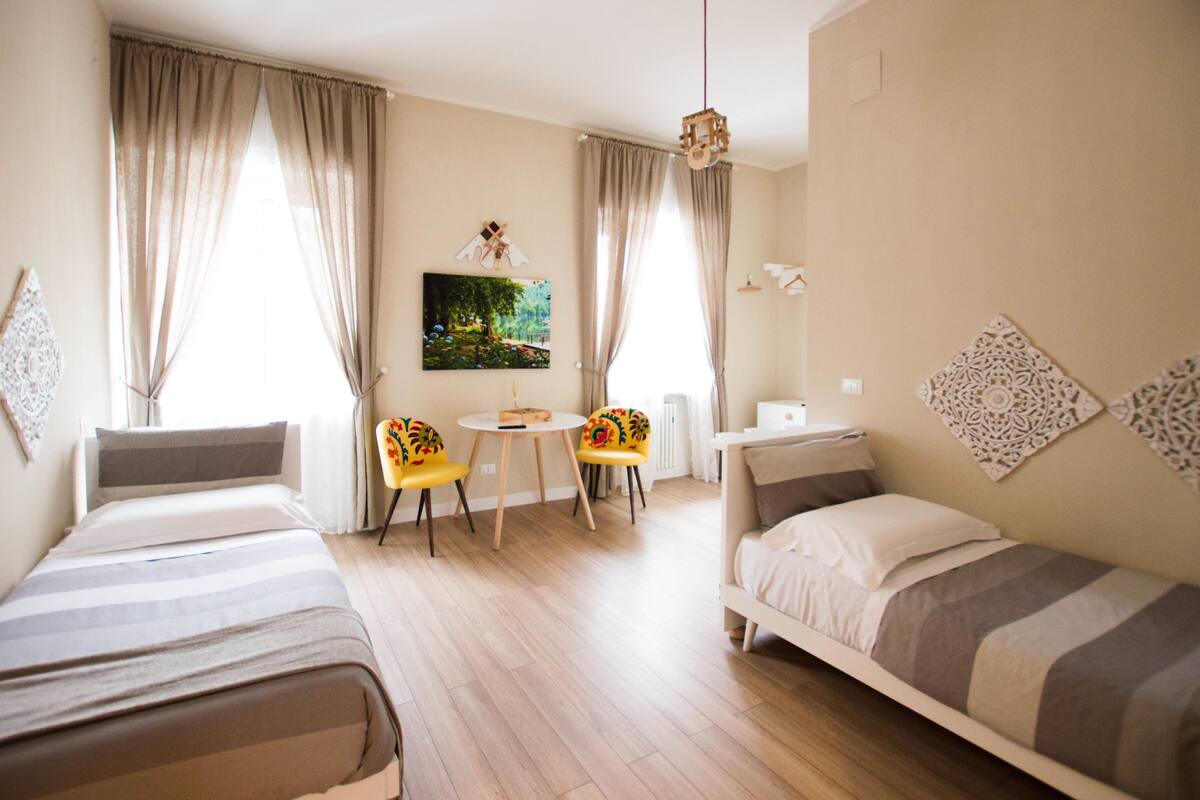 Design Double Room | 1 bedroom, memory-foam beds, individually furnished, desk