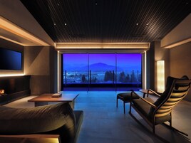 Twin Room, Imperial Suite | In-room safe, free WiFi