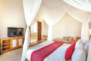 Romantic Suite, 1 Bedroom, Pool View | Minibar, desk, laptop workspace, free WiFi - Prabhu Ubud Villa (Ubud)