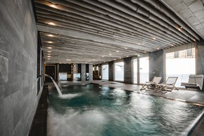 Indoor pool - Familienhotel Gorfion (Triesenberg)
