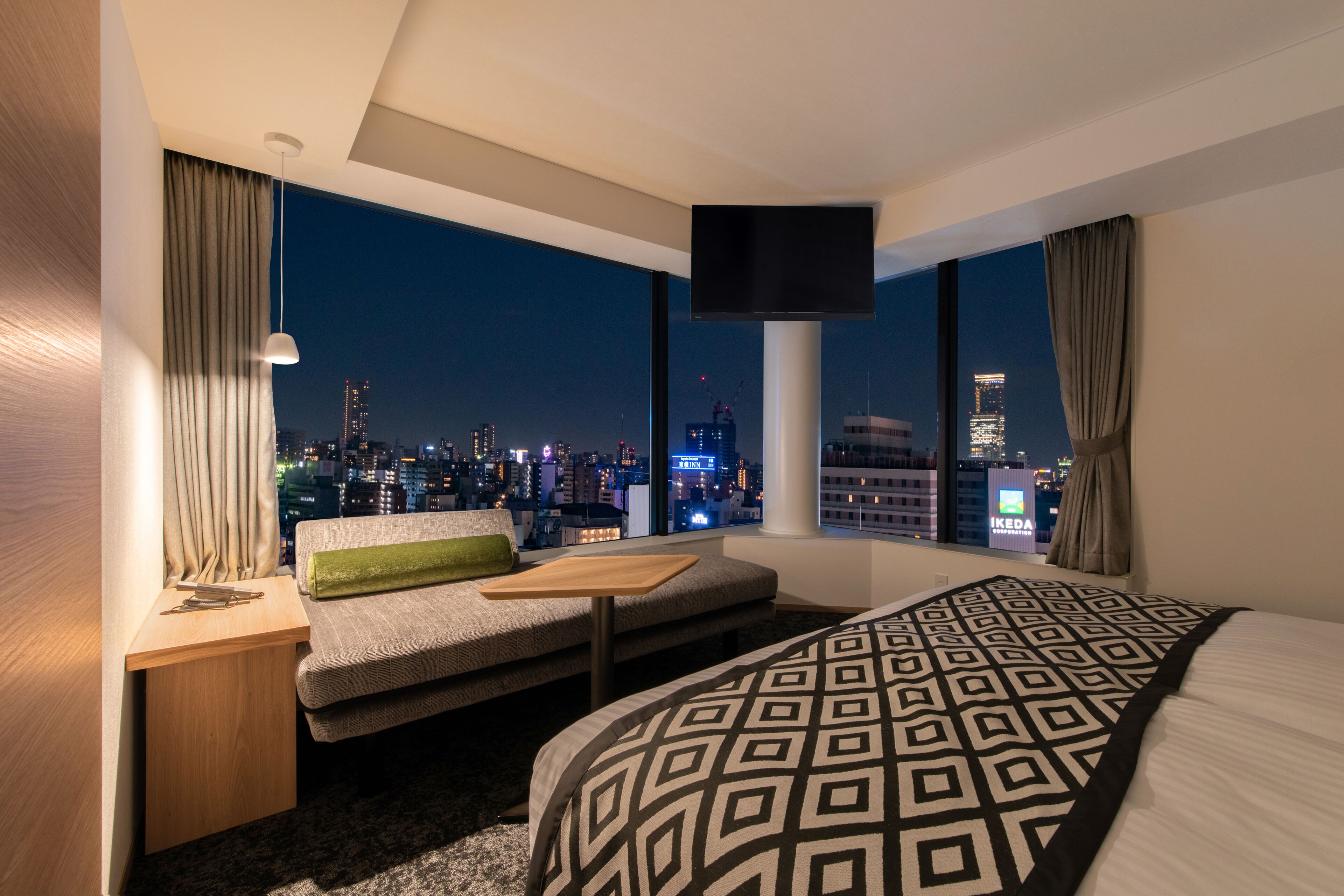 华丽双床房, 无烟房 (with Sofa Bed) | 客房内保险箱、遮光窗帘、隔音、免费 WiFi