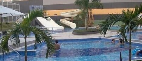 Piscine couverte, piscine extérieure