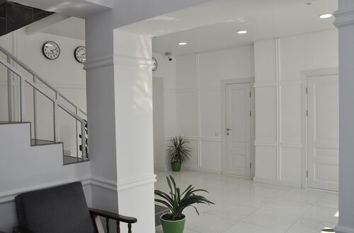 Medelean Hotel - Hostel