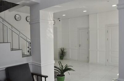 Medelean Hotel - Hostel