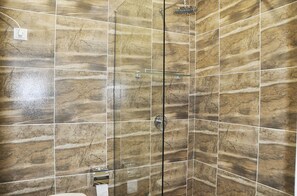 Classic Double or Twin Room | Bathroom - Medelean Hotel - Hostel (Comrat)