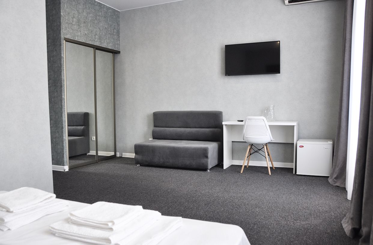 Comfort Double or Twin Room | Desk, laptop workspace, free WiFi, bed sheets