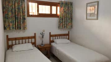 1 chambre, coffres-forts dans les chambres, fer et planche Ă repasser