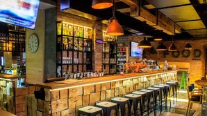 Bar (on property) - Sobe Merlon (Osijek)
