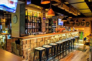 Bar (on property) - Sobe Merlon (Osijek)