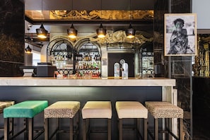 Bar (in der Unterkunft)