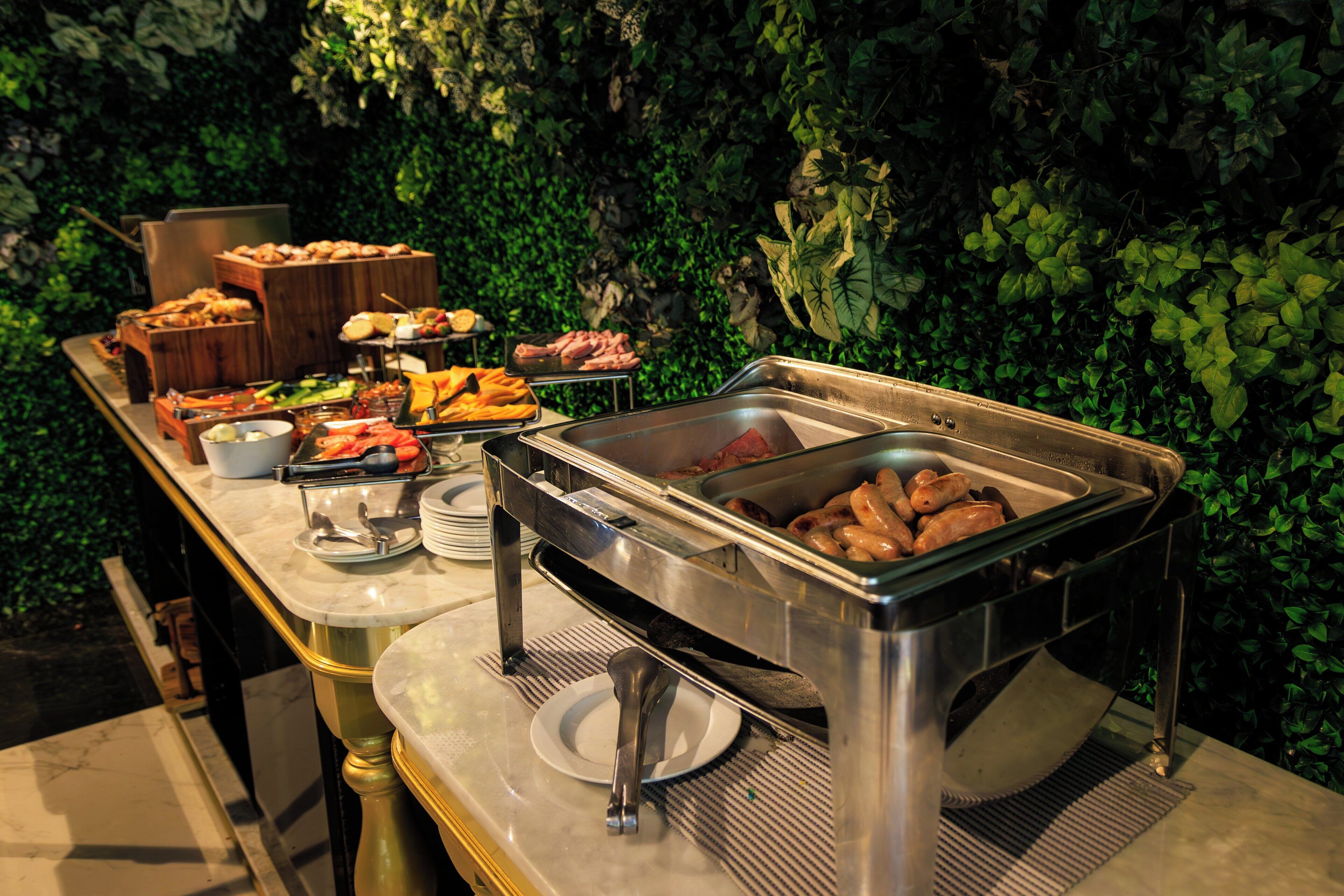 daily buffet breakfast (zar 230 per person)