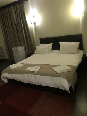 Soundproofing, iron/ironing board, free WiFi