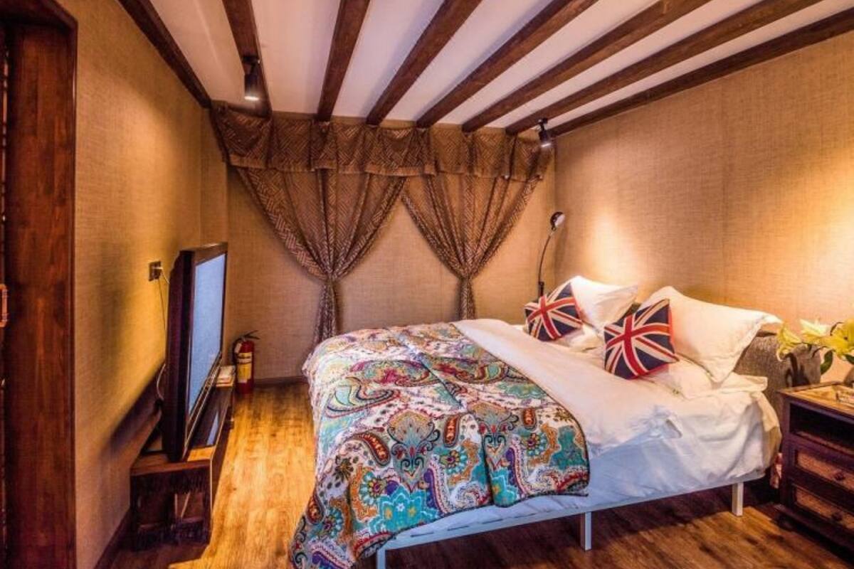 Design Double Room | 1 bedroom, desk, blackout curtains, free WiFi