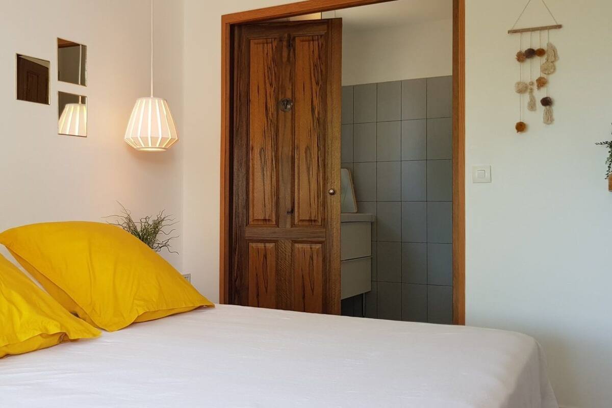 Double Room (Carlotti)