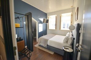 Deluxe Room, City View | Hypo-allergenic bedding, pillowtop beds, individually decorated - O Paço - Exclusive Accommodation (Tomar)