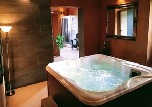 Tina de hidromasaje interior