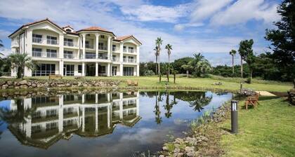 Oakra Resort