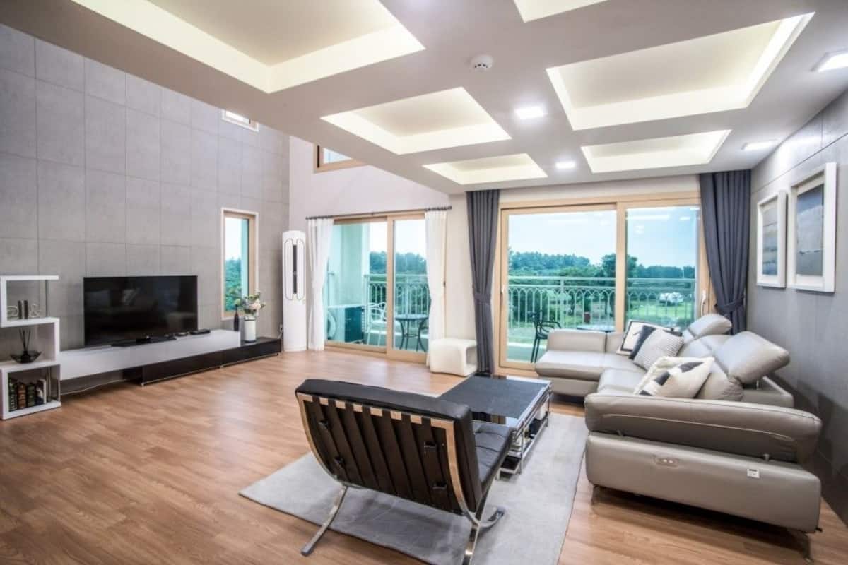 Habitación (Prestige) | Zona de estar | Una televisión