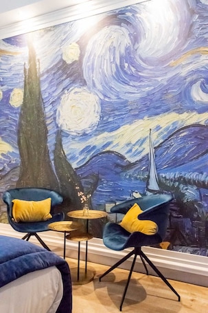 Junior Suite | 1 bedroom, premium bedding, in-room safe, individually decorated