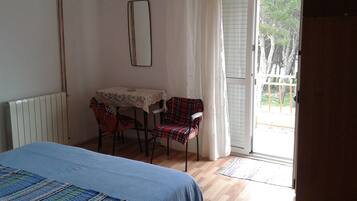 Double Room, Balcony | Desk, free WiFi, bed sheets