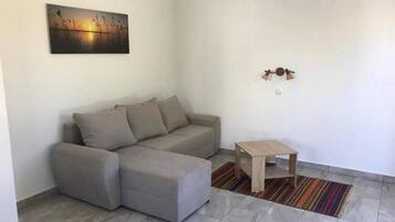 Pool house 1 | Living room