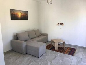 Pool house 1 | Living room | Flat-screen TV