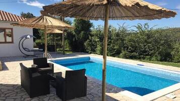 Seasonal outdoor pool