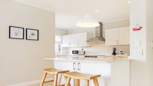 Private kitchen - Regal Loft Muizenberg East Beach (Cape Town)