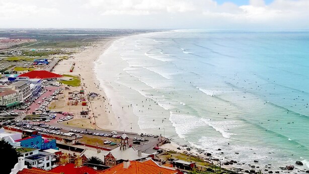 Beach nearby, white sand - Regal Loft Muizenberg East Beach (Cape Town)
