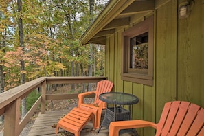 Property grounds - 1 Mi to Raystown Lake: 'Wyatt Earp Cabin' w/ Deck! (Huntingdon)