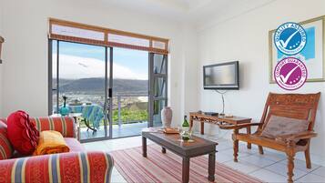 Apartment | Living area | Flat-screen TV