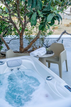 Outdoor spa tub - Euphoria Chora Naxos Deluxe Villa With Jacuzzi (naxos)