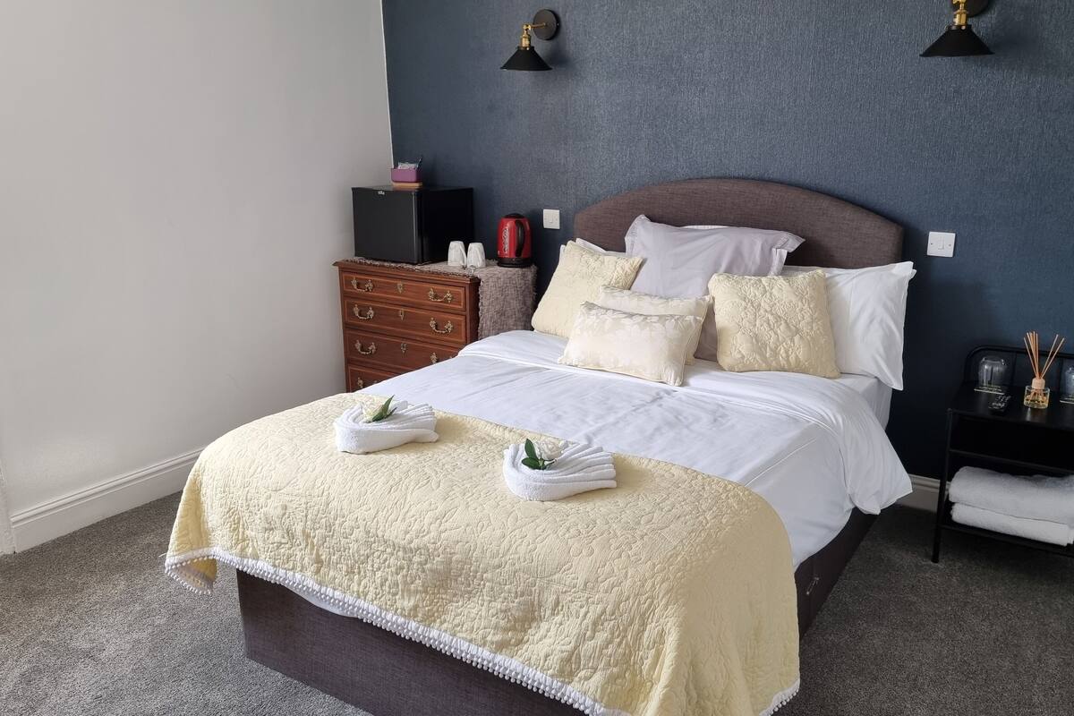 Basic Double Room, Ensuite, Courtyard View | 1 bedroom