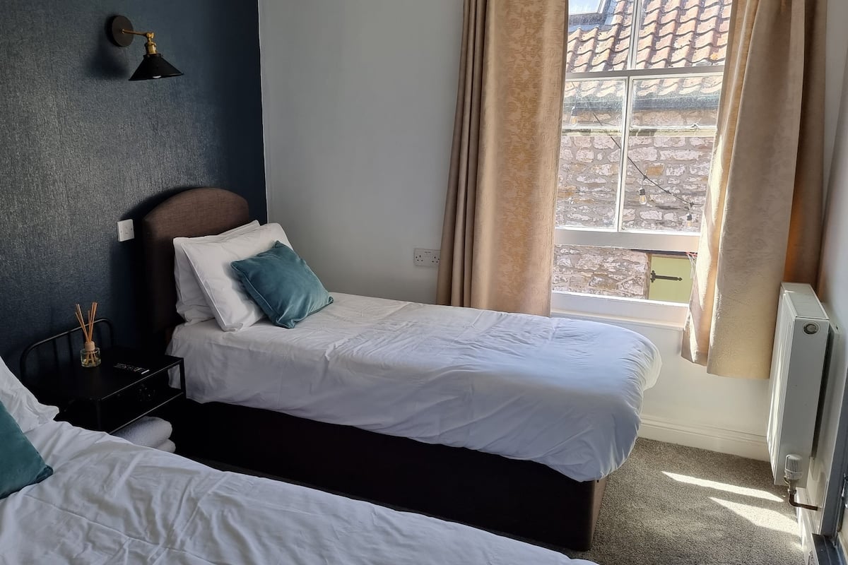 Basic Twin Room, Ensuite, Courtyard View | 1 bedroom