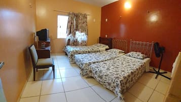 6 dormitorios, tabla de planchar con plancha, wifi gratis y ropa de cama