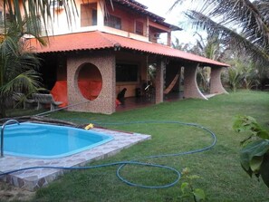 Piscine couverte, piscine extérieure