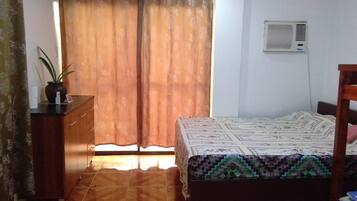 2 chambres, bureau, fer et planche à repasser, Wi-Fi gratuit