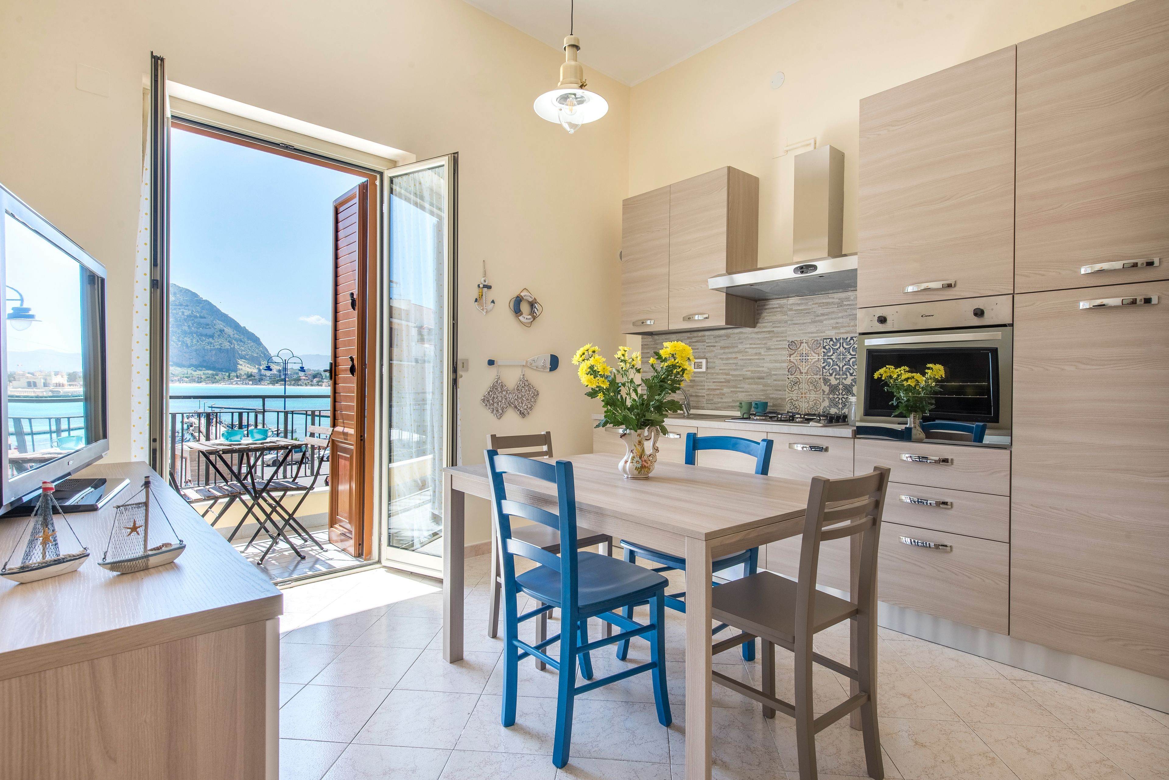 Apartamento, 1 quarto | Cozinha privada | Geladeira grande, fogão, cooktop, chaleira elétrica