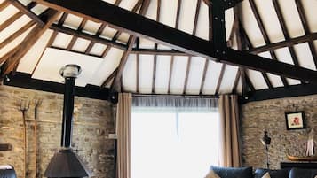 Rose Barn | Living room | Flat-screen TV