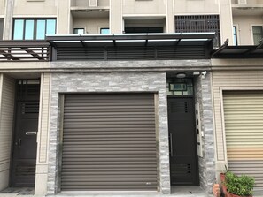 Exterior - Hello (Lukang)