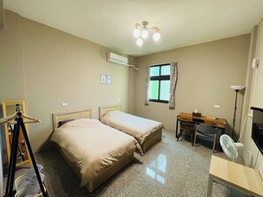 Habitación doble estándar | Minibar, escritorio, espacio para trabajar con laptop y wifi gratis 